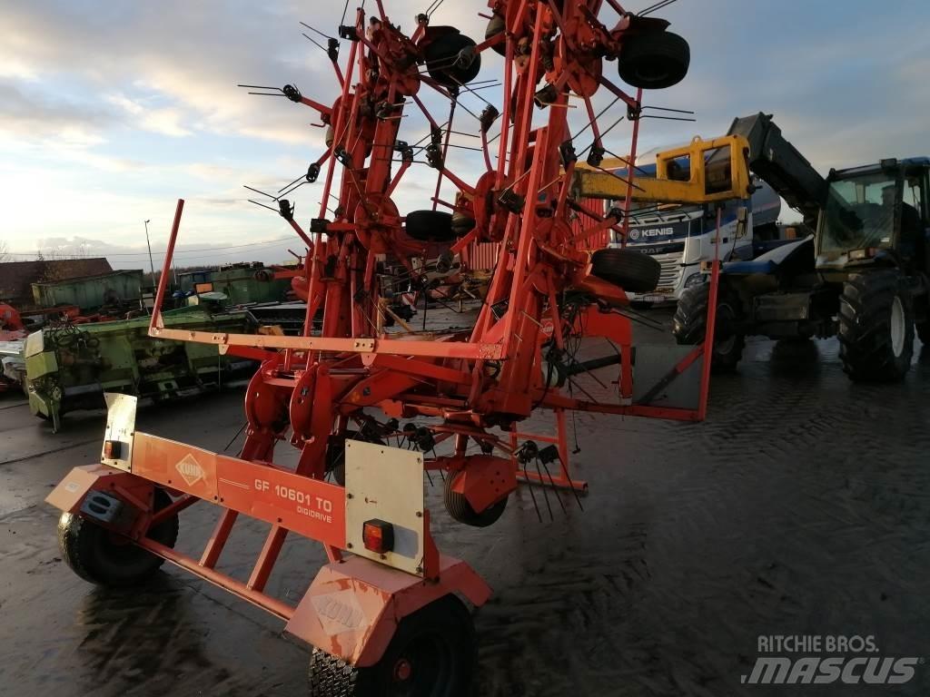 Kuhn GF10601TO Obraceče a shrabovače sena