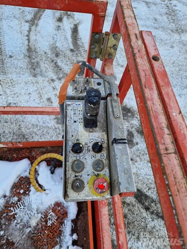 SkyJack SJ 6832 RT Nůžková zvedací plošina
