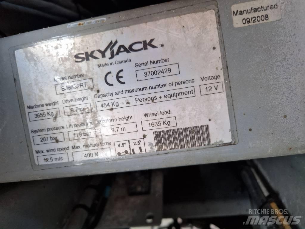 SkyJack SJ 6832 RT Nůžková zvedací plošina
