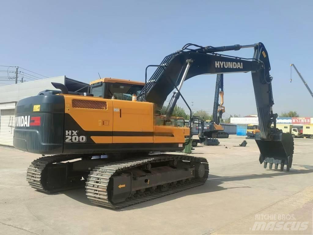 Hyundai HX 200 Pásová rýpadla