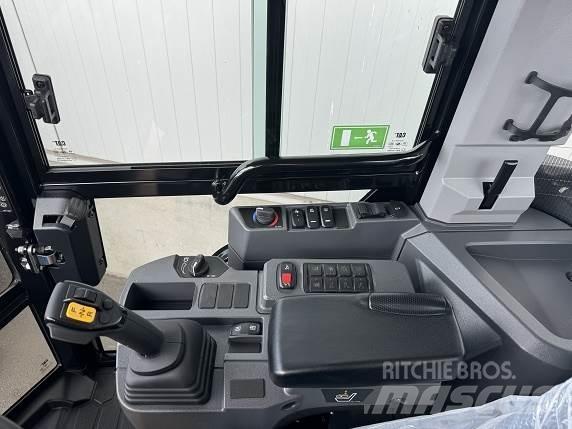 CAT 906 Kolové nakladače