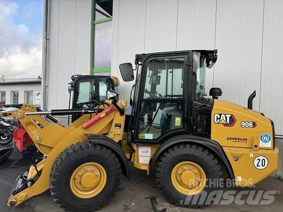 CAT 906 Kolové nakladače