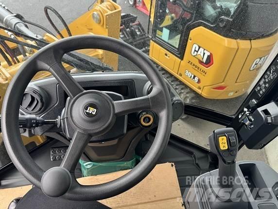 CAT 906 Kolové nakladače