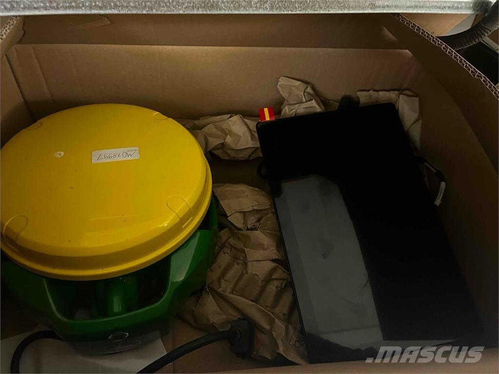 John Deere 6R 250 Traktory