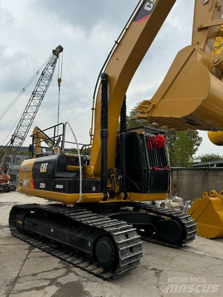 CAT 326D2 Pásová rýpadla