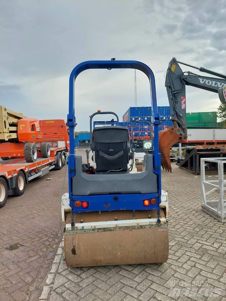 Dynapac CC1200 VI Tandemové válce