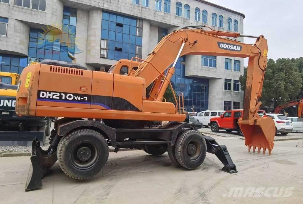 Doosan DH 210 W-7 Kolová rýpadla