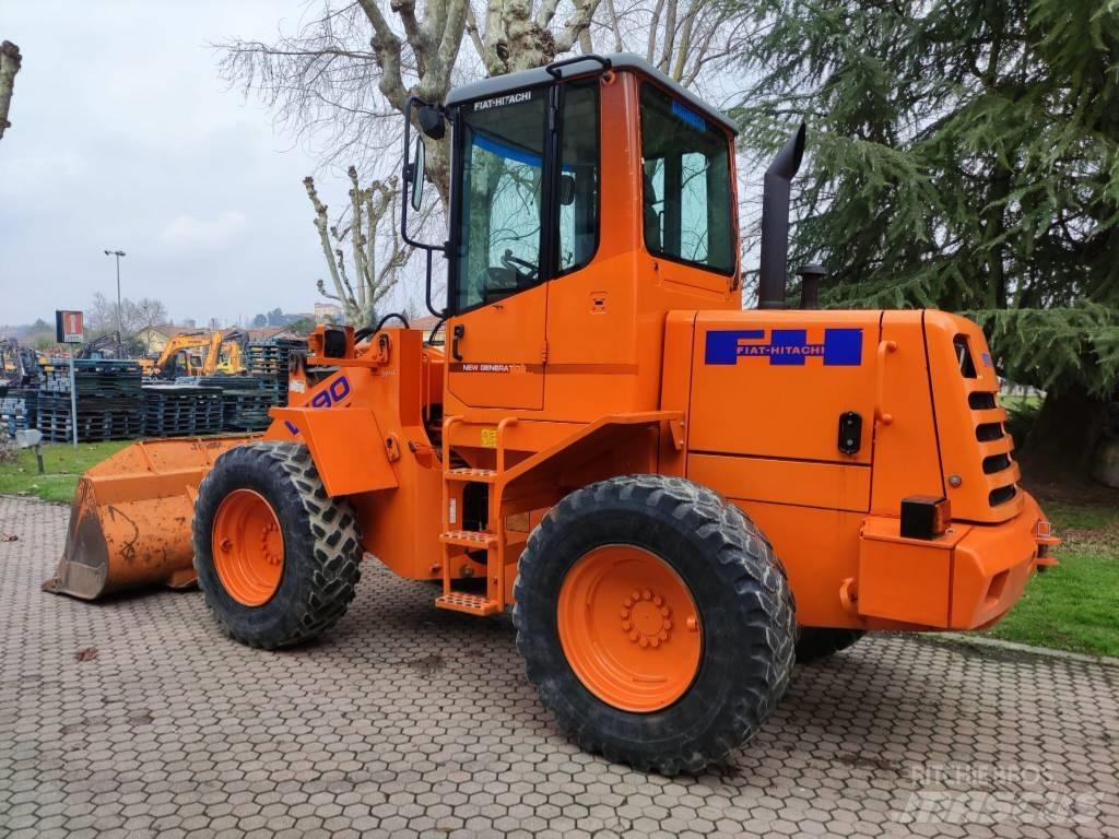 Fiat-Hitachi W90 Kolové nakladače