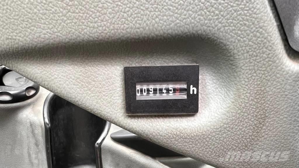 Liebherr R980 SME HD Pásová rýpadla