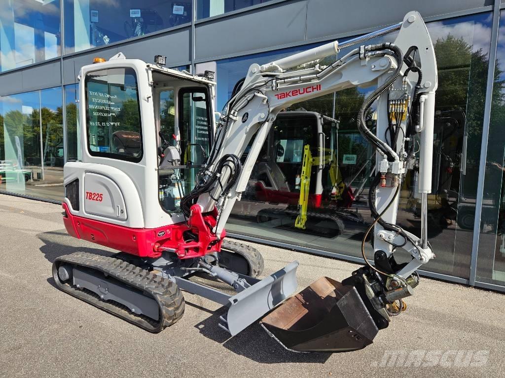 Takeuchi TB 225 Mini rýpadla < 7t