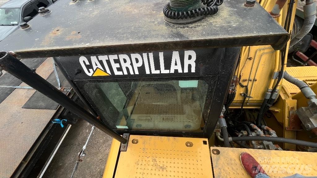 CAT 324 D L Pásová rýpadla