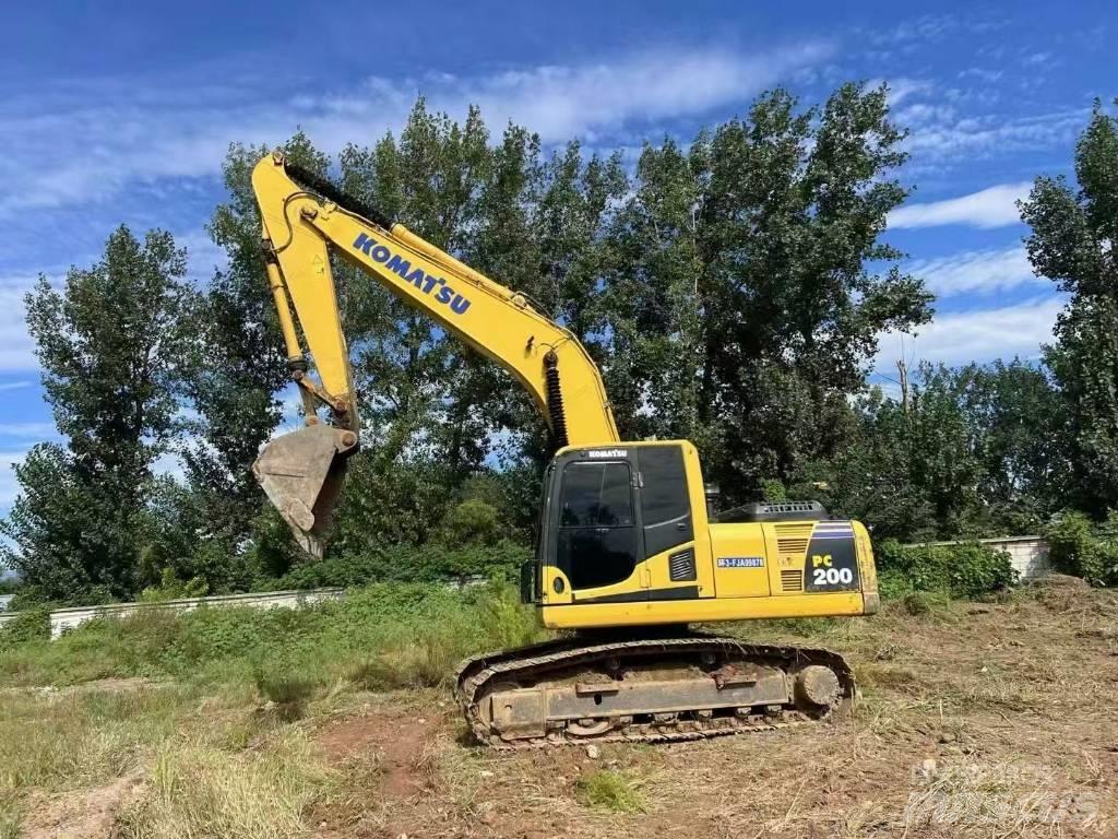 Komatsu PC 200 Pásová rýpadla