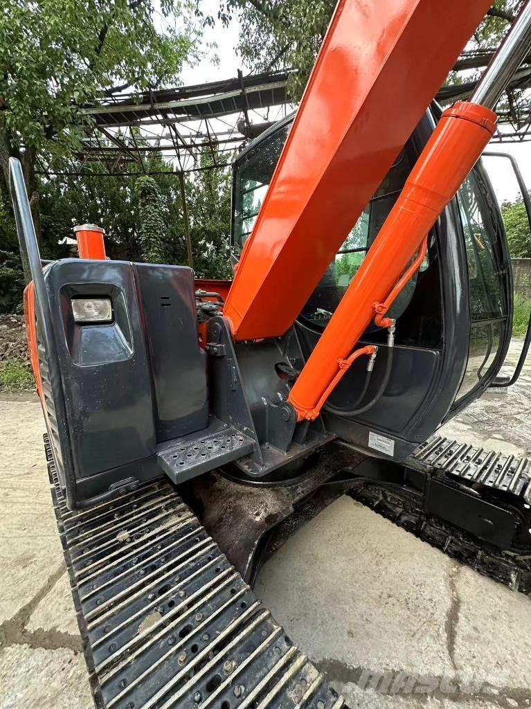 Hitachi 70 Pásová rýpadla