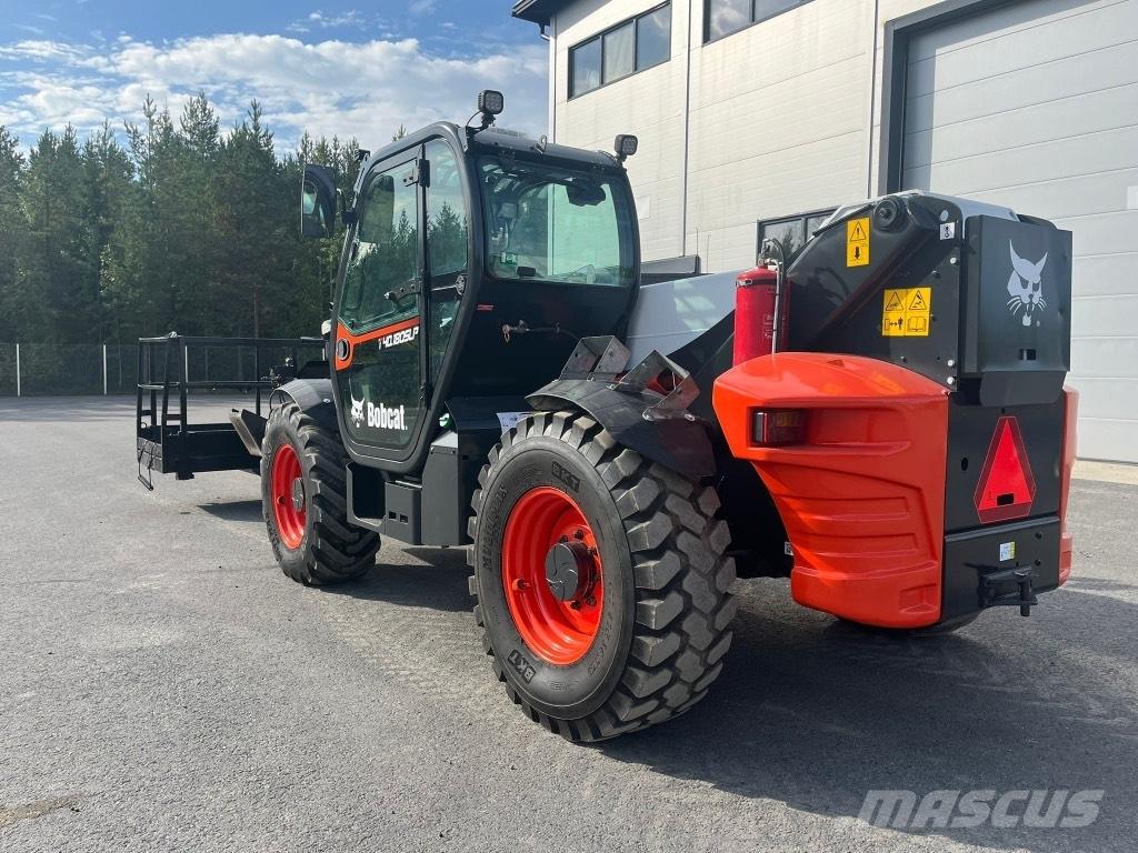 Bobcat T 40.180 Teleskopické manipulátory