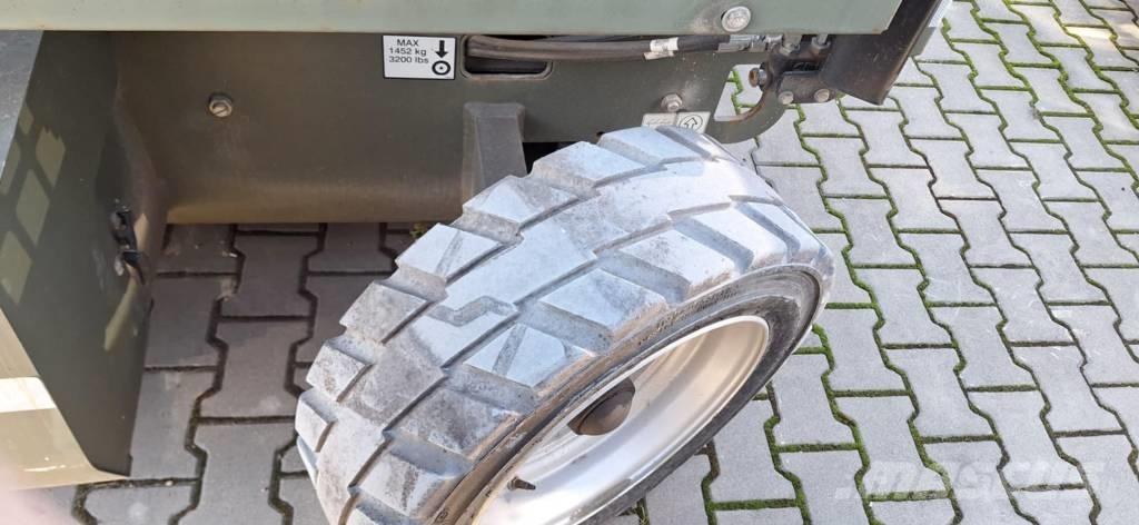 JLG M 3369 Nůžková zvedací plošina