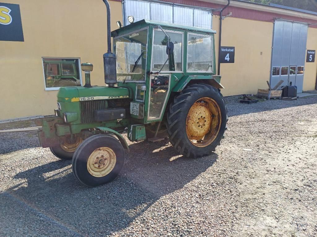 John Deere 1630 Traktory