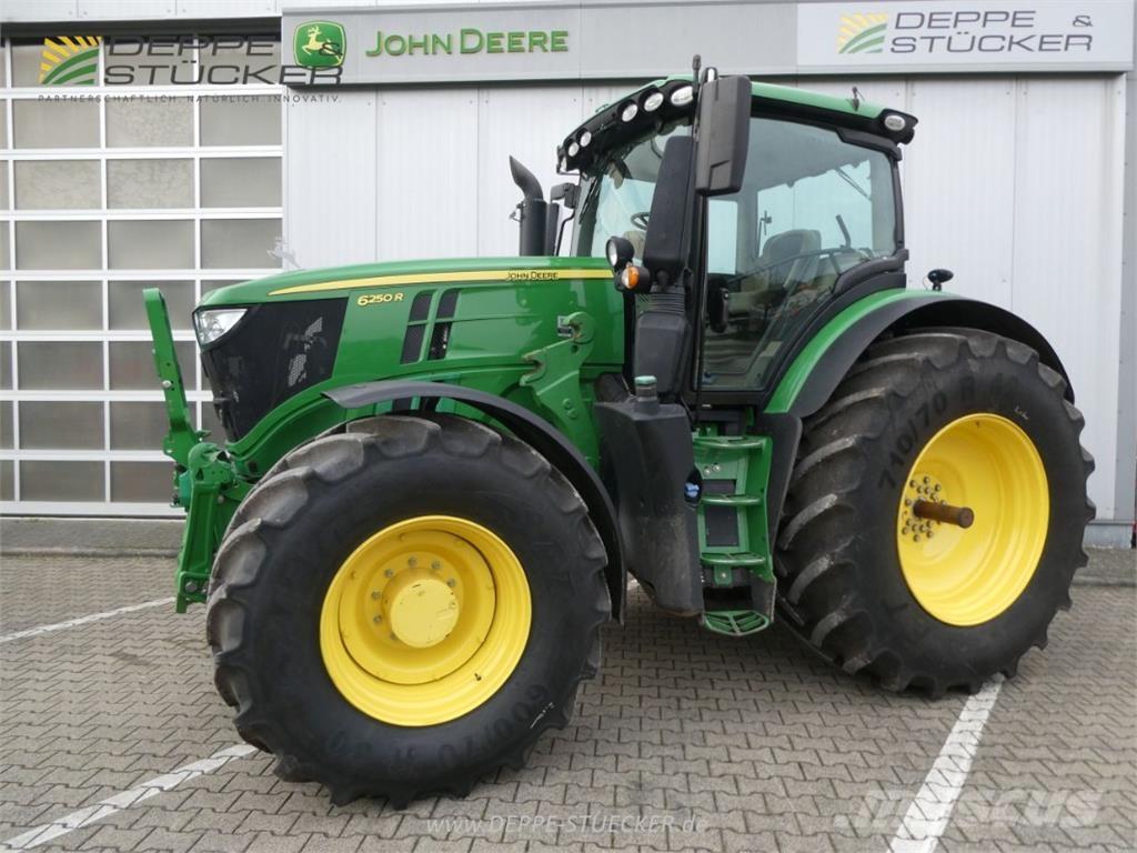 John Deere 6250R Traktory