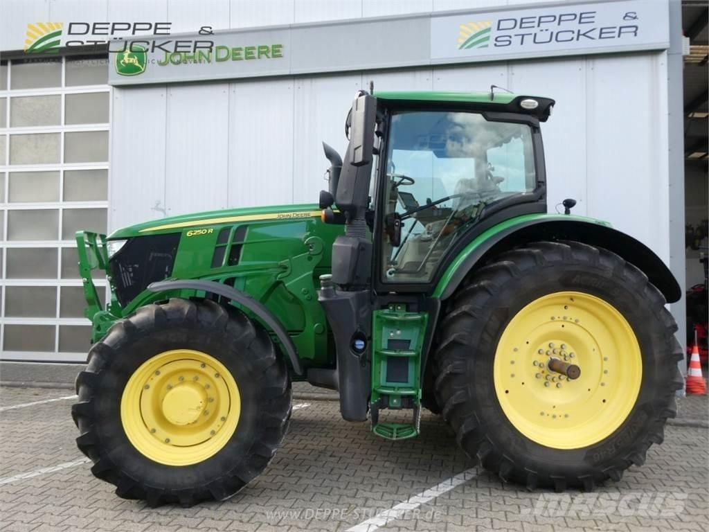 John Deere 6250R Traktory