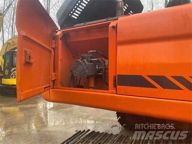 Doosan DX300LC Pásová rýpadla