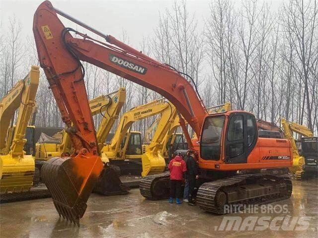 Doosan DX300LC Pásová rýpadla