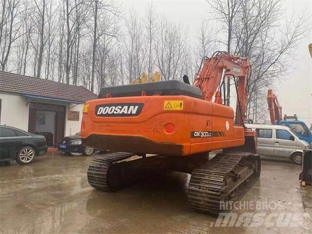 Doosan DX300LC Pásová rýpadla