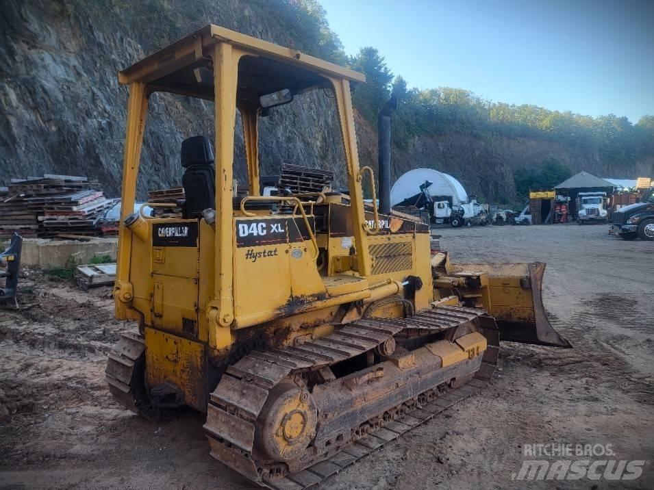 CAT D 4 C XL HST Pásové dozery