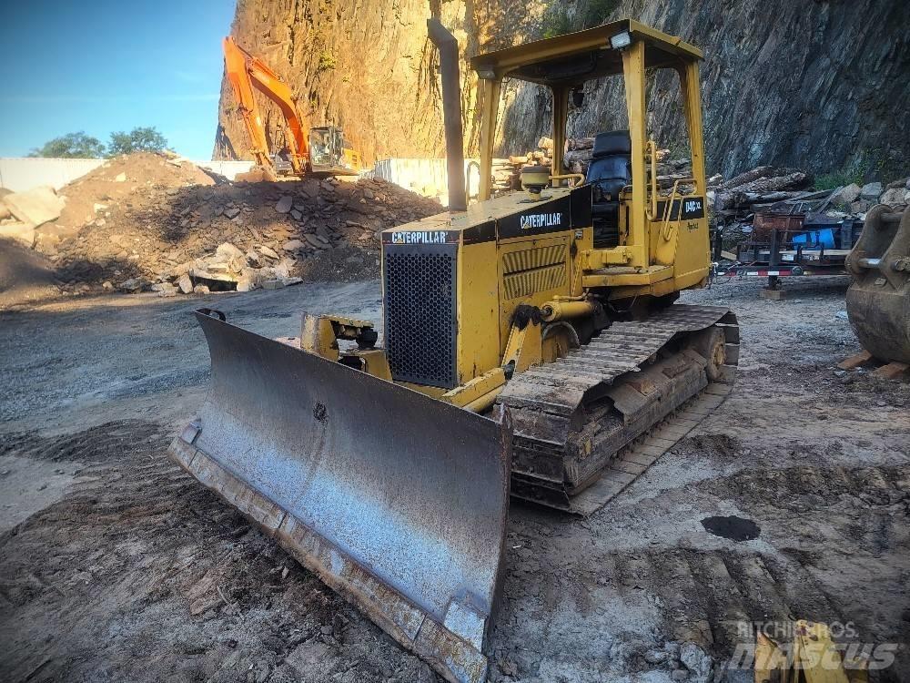 CAT D 4 C XL HST Pásové dozery