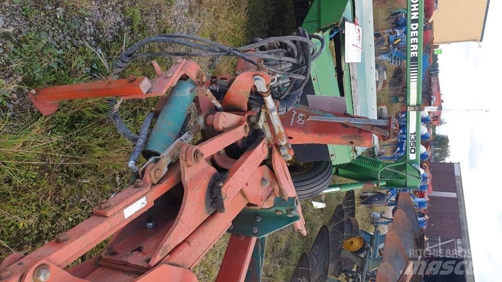 Kverneland EG85 Oboustranné pluhy