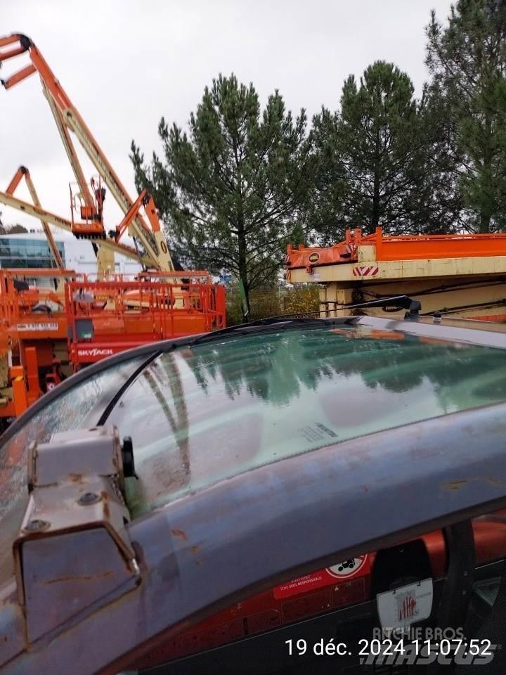 Manitou MT1440 Teleskopické manipulátory