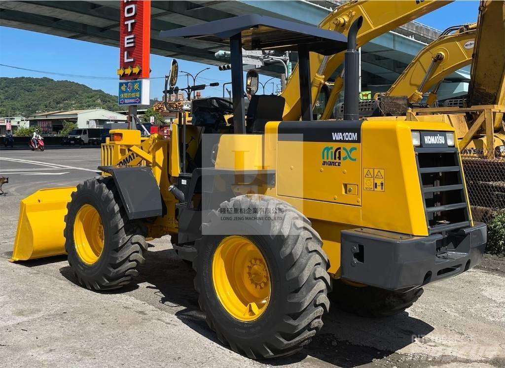 Komatsu WA100M-3 Kolové nakladače