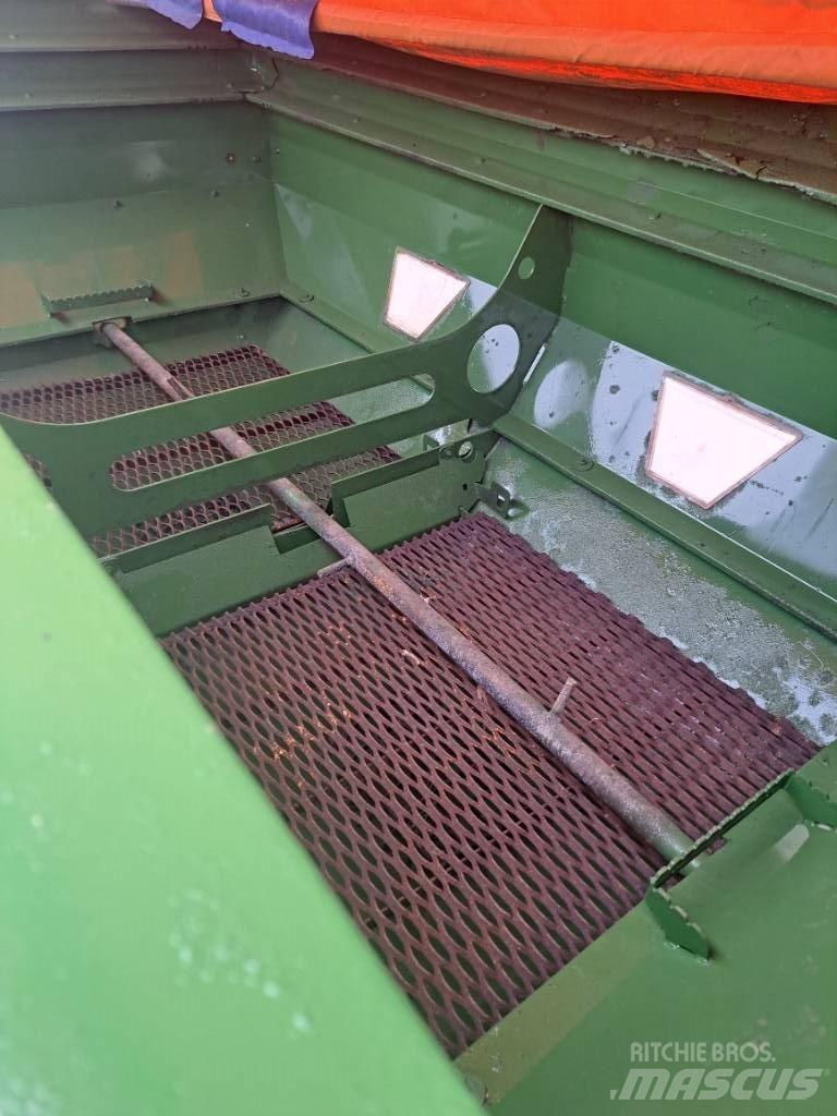 Amazone ZA-M 3000 Rozmetadlo minerálních hnojiv