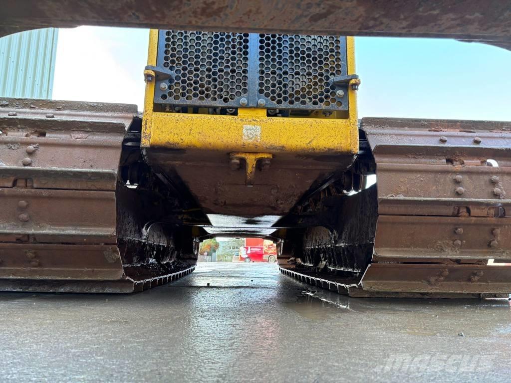 Komatsu D65PX-18E0 Pásové dozery