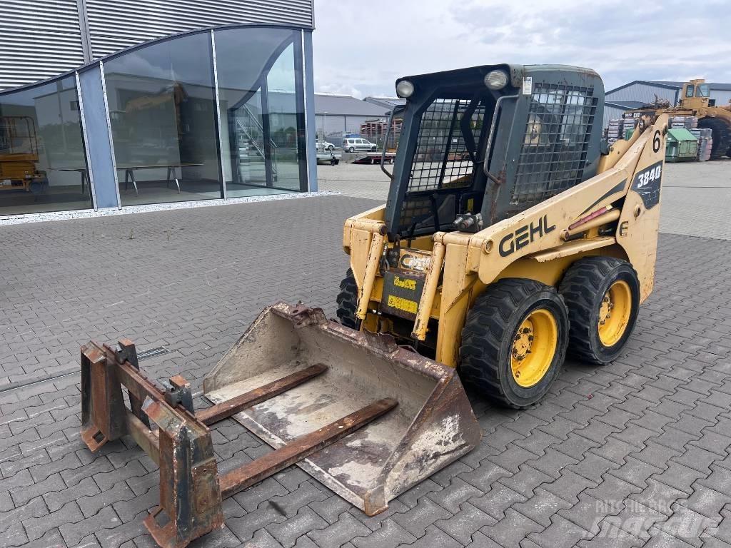 Gehl 3840 E Smykem řízené nakladače