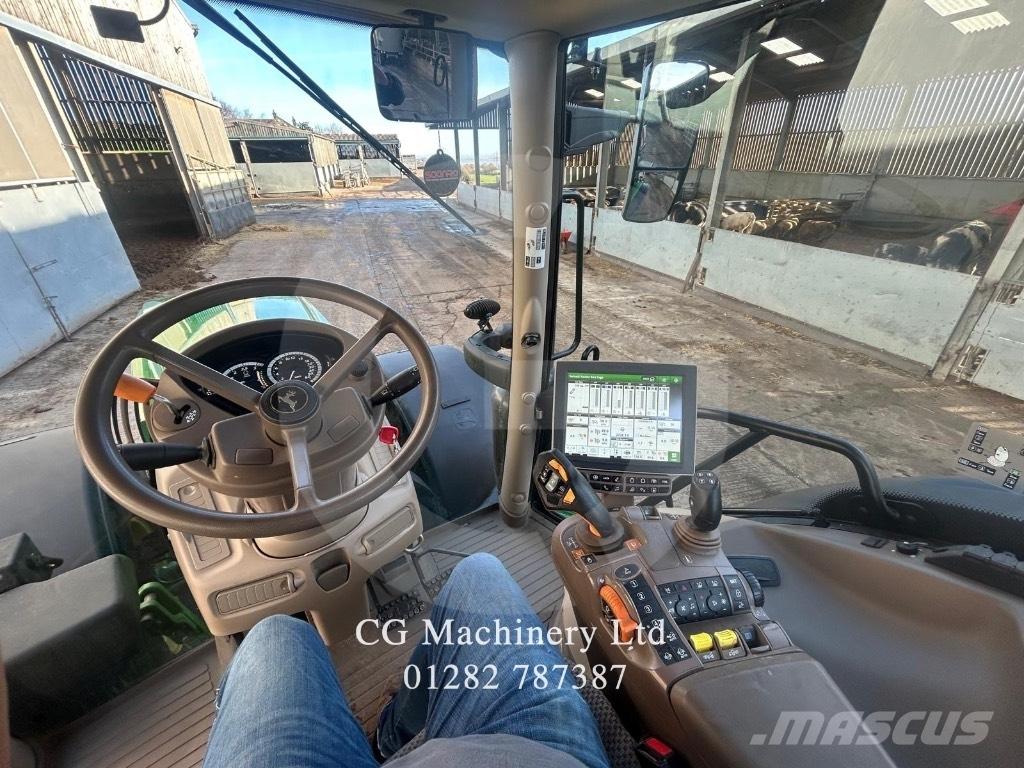 John Deere 6215 R Traktory