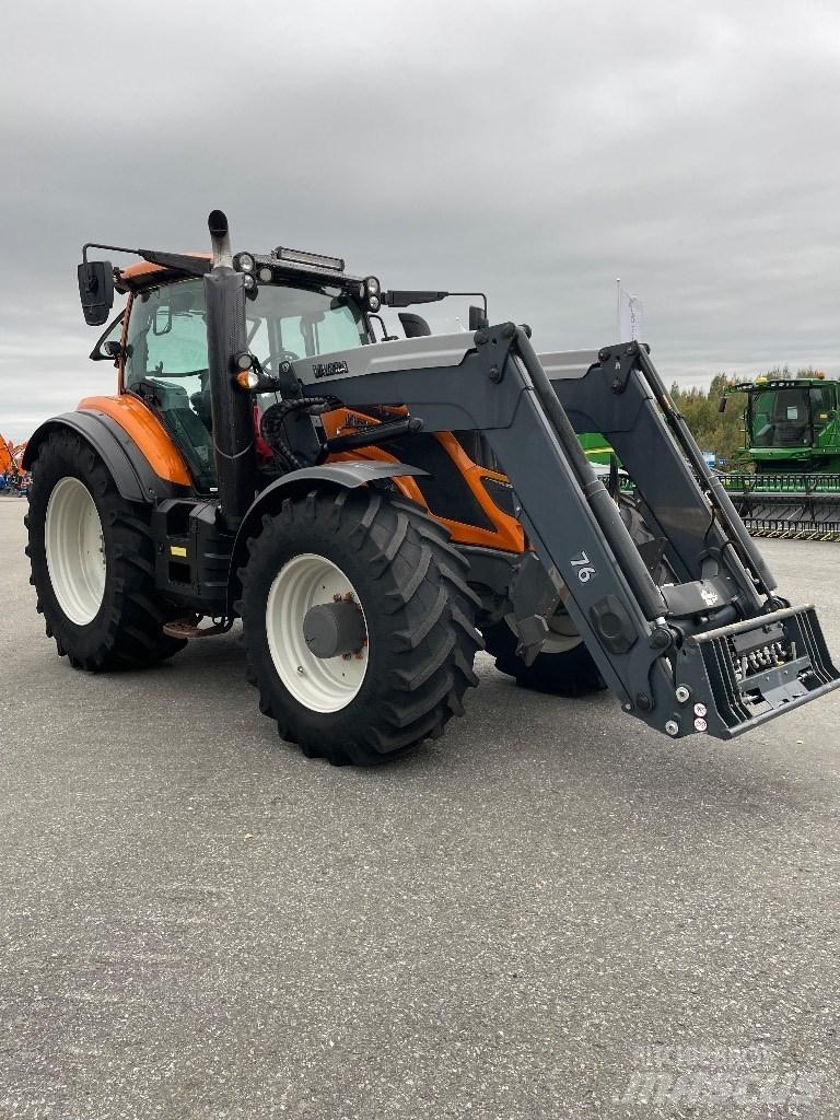 Valtra T174 Traktory