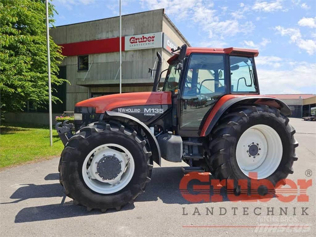 New Holland M 135 Traktory