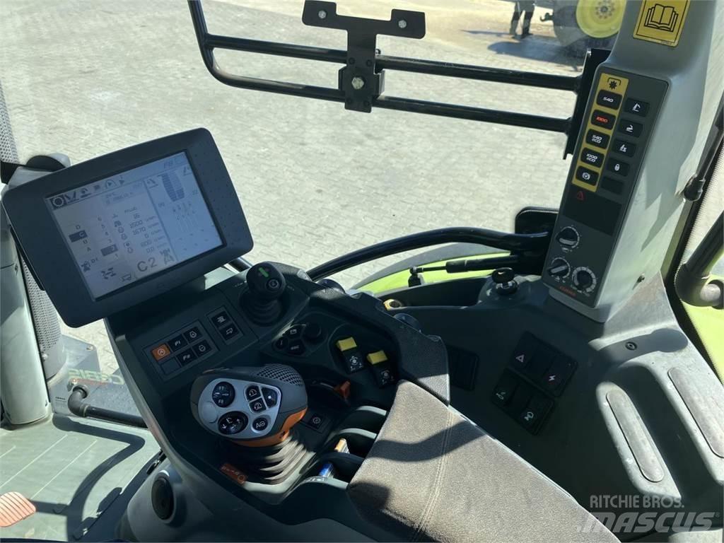 CLAAS Arion 640 Traktory