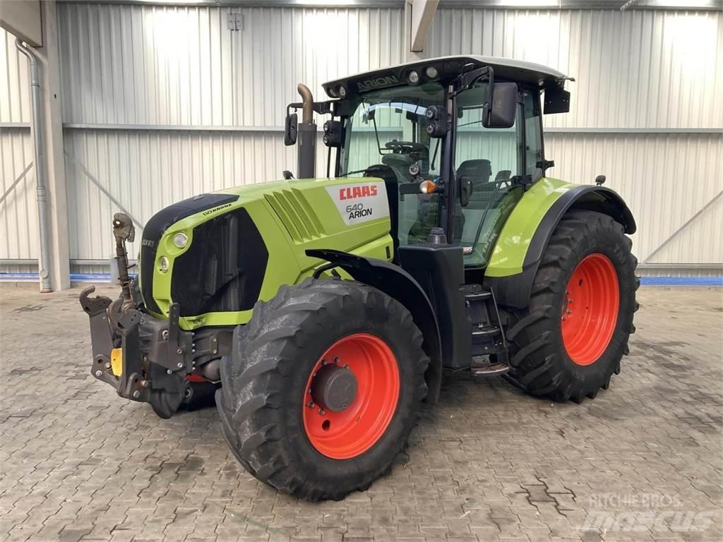 CLAAS Arion 640 Traktory