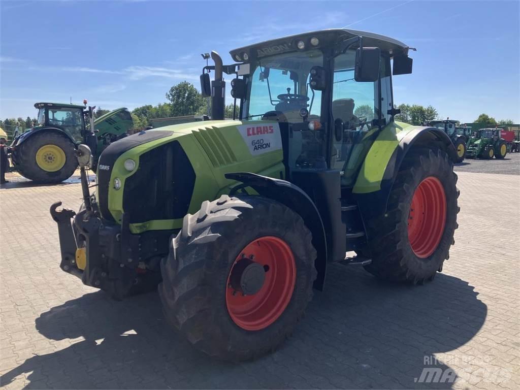 CLAAS Arion 640 Traktory