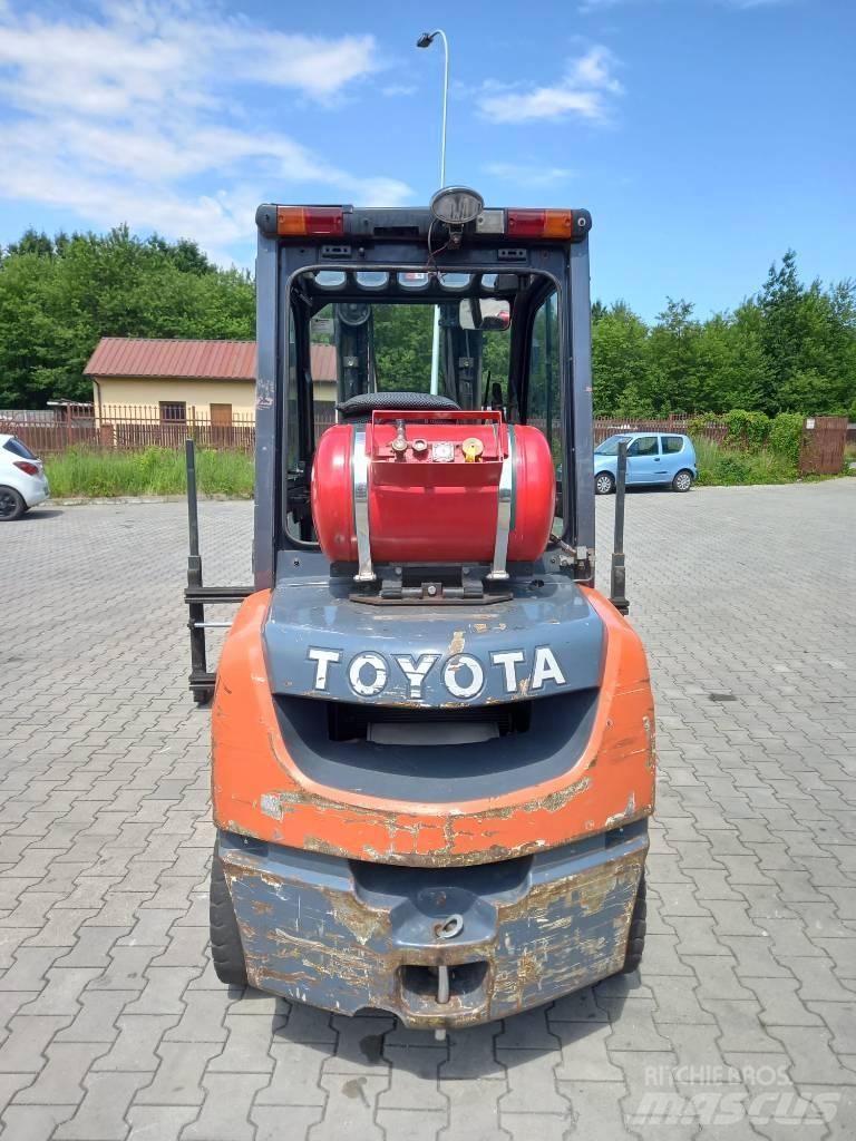 Toyota 8 FGF 30 LPG vozíky