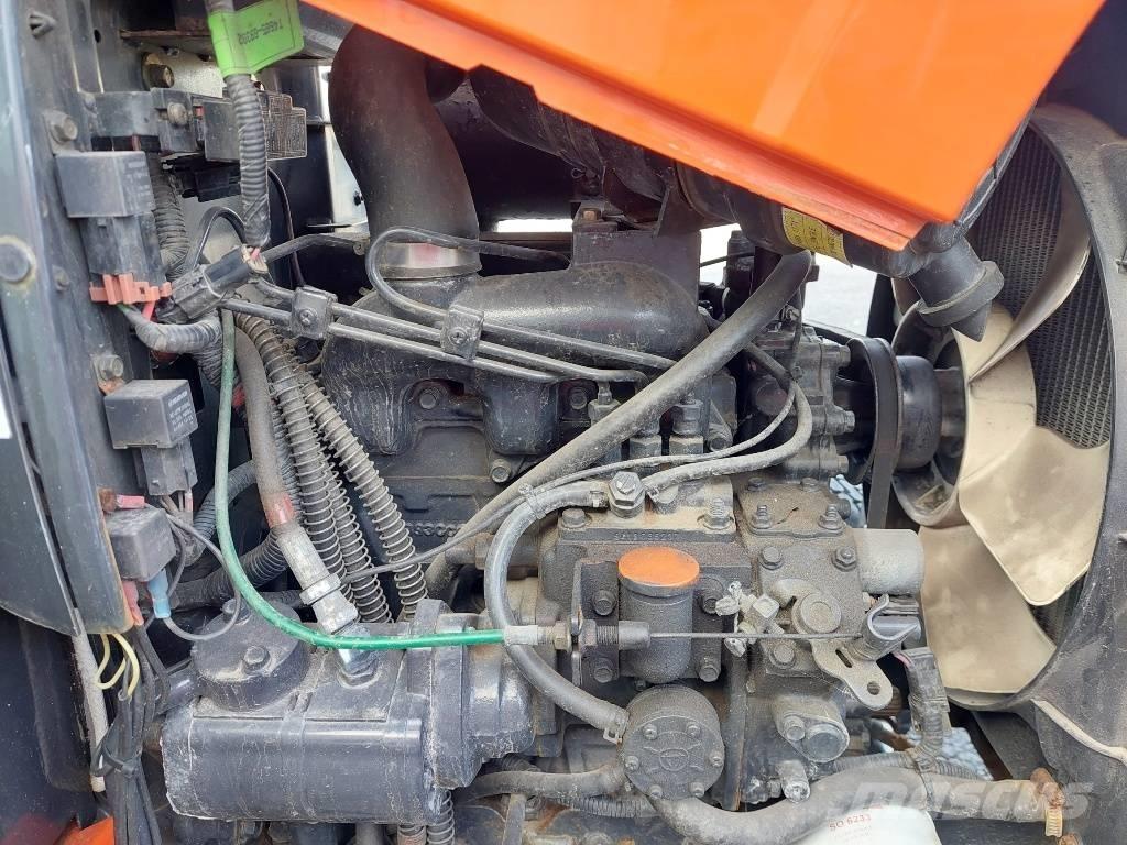 Kioti CK 2810 HST Kompaktní traktory