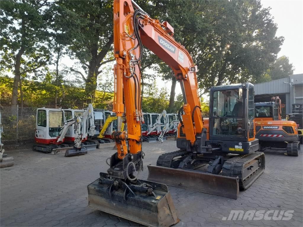 Doosan DX85R-3 Midi rýpadla 7t - 12t