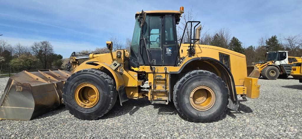 CAT 962 H Kolové nakladače