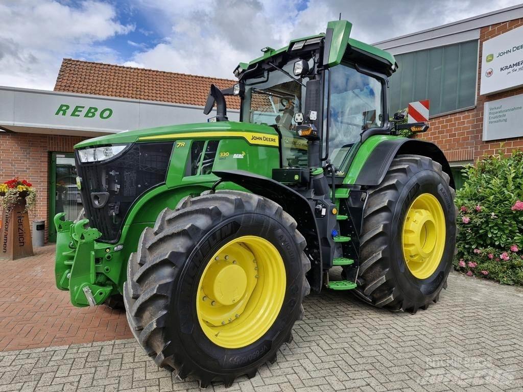 John Deere 7R330 Traktory
