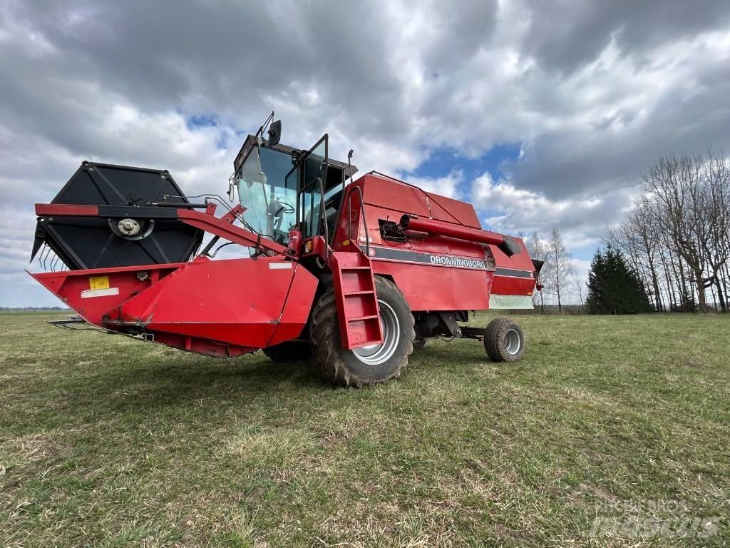 Dronningborg D4500 Sklízecí mlátičky