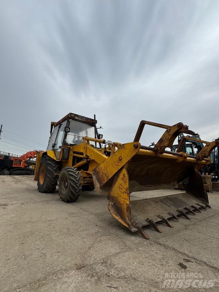 JCB 3 CX Rýpadlo-nakladače