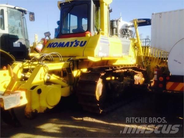 Komatsu D85EX-15 Pásové dozery