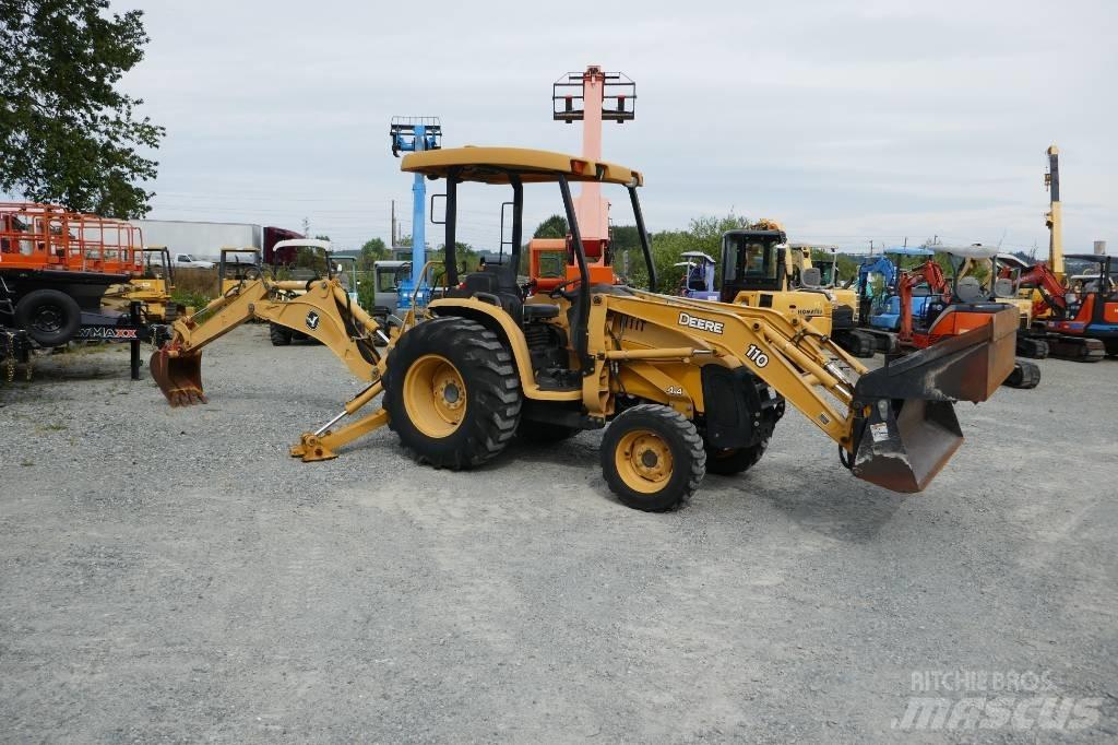 DEERE 110 Rýpadlo-nakladače