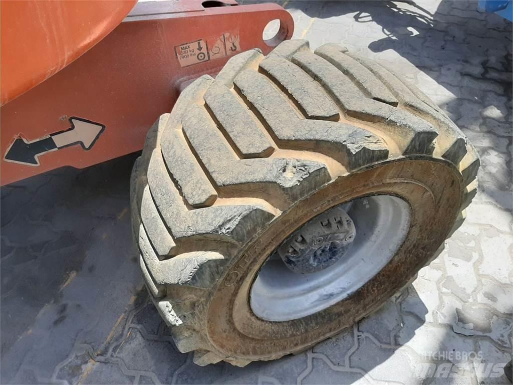 JLG 450AJ Kloubové plošiny