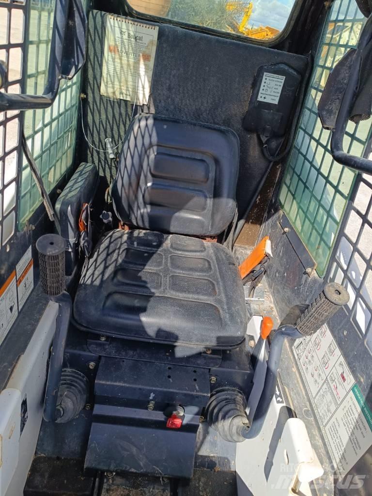 Bobcat 463 Smykem řízené nakladače